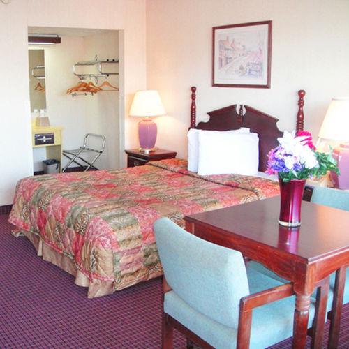Quality Inn Mount Vernon Room photo